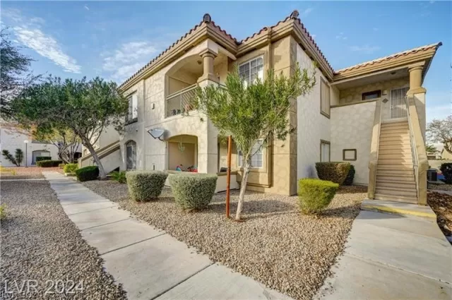 MLS: 2599899 Condo For Sale