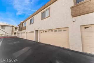 Photo #1: 2599899 Listing