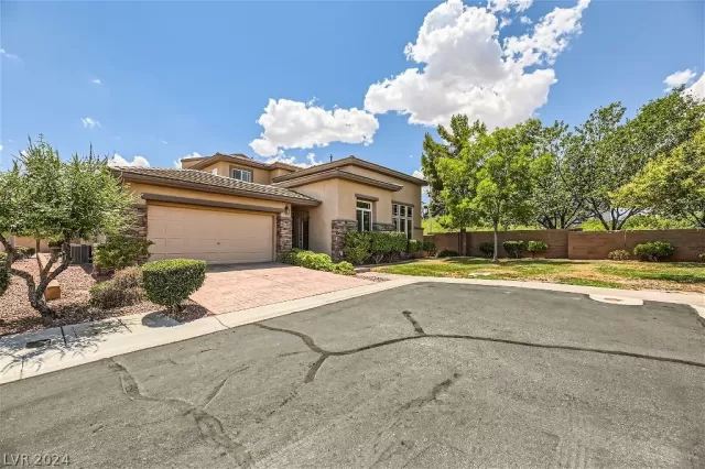 MLS: 2599905 Condo For Sale