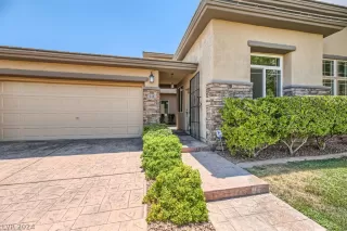 Photo #2: 2599905 Listing