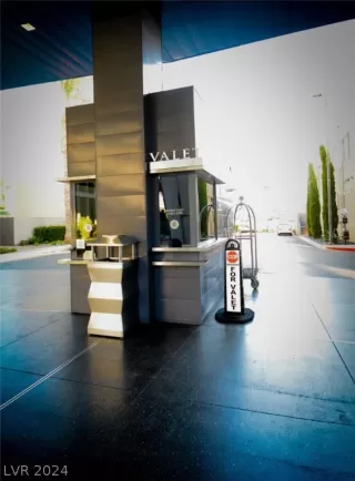 Photo #2: 2599911 Listing