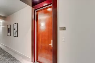 Photo #3: 2599911 Listing