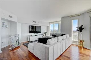 Photo #1: 2599916 Listing 