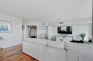 Photo #2: 2599916 Listing 