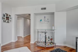 Photo #4: 2599916 Listing 