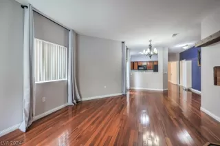 Photo #3: 2599921 Listing