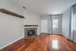 Photo #4: 2599921 Listing