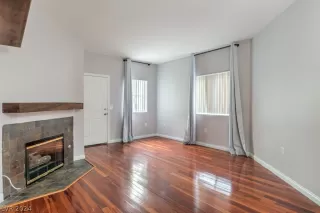 Photo #5: 2599921 Listing