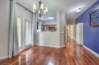 Photo #6: 2599921 Listing