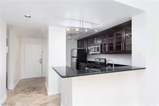 Photo #2: 2599939 Listing