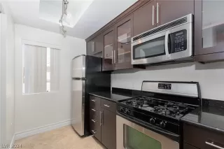 Photo #3: 2599939 Listing