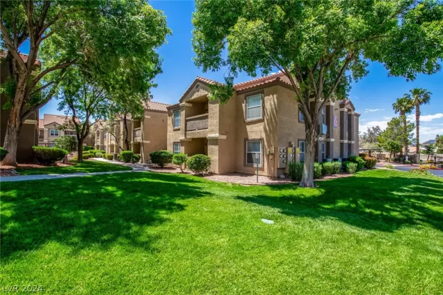 MLS: 2599956 Condo For Sale