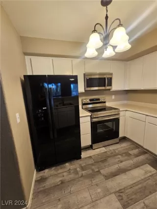 Photo #1: 2599956 Listing