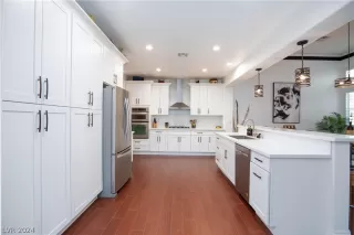 Photo #4: 2599969 Listing 