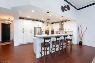 Photo #6: 2599969 Listing 