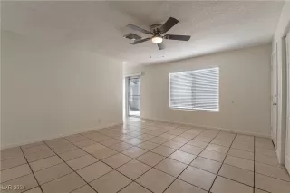 Photo #2: 2599977 Listing