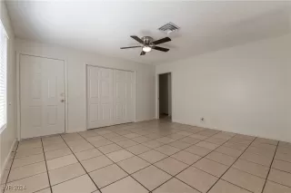 Photo #4: 2599977 Listing