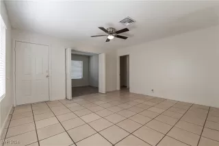 Photo #5: 2599977 Listing