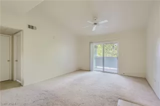 Photo #4: 2599980 Listing 