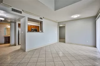 Photo #3: 2599991 Listing 