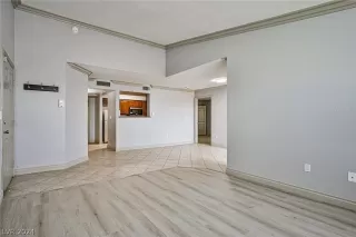 Photo #4: 2599991 Listing 