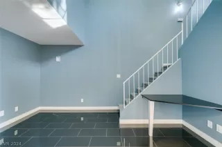 Photo #6: 2599998 Listing