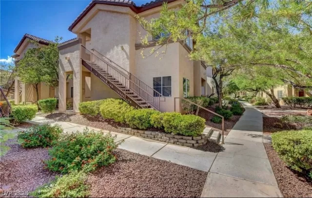 MLS: 2600018 Condo For Sale