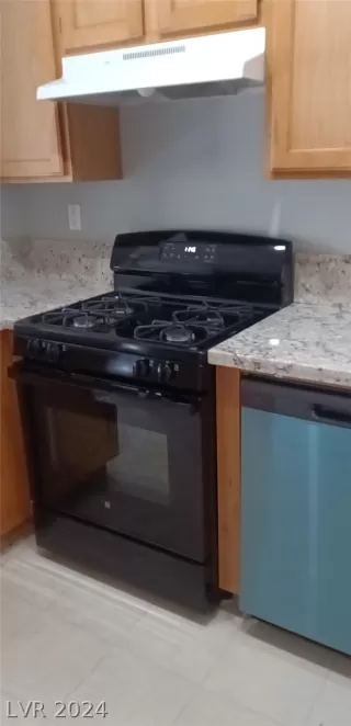 Photo #3: 2600018 Listing 