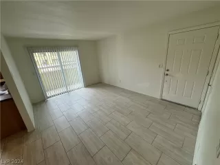 Photo #1: 2600025 Listing 