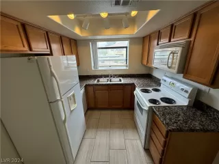 Photo #4: 2600025 Listing 