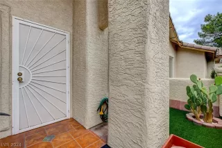 Photo #5: 2600027 Listing