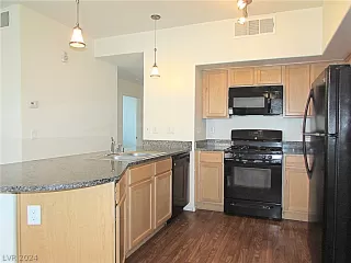 Photo #3: 2600056 Listing 