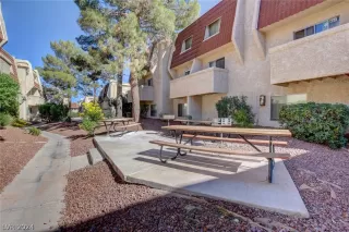 Photo #1: 2600076 Listing