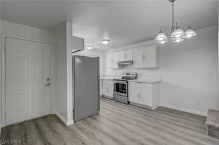 Photo #4: 2600076 Listing