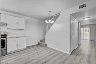 Photo #6: 2600076 Listing