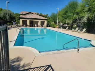 Photo #4: 2600104 Listing 