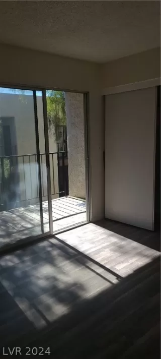 Photo #4: 2600110 Listing