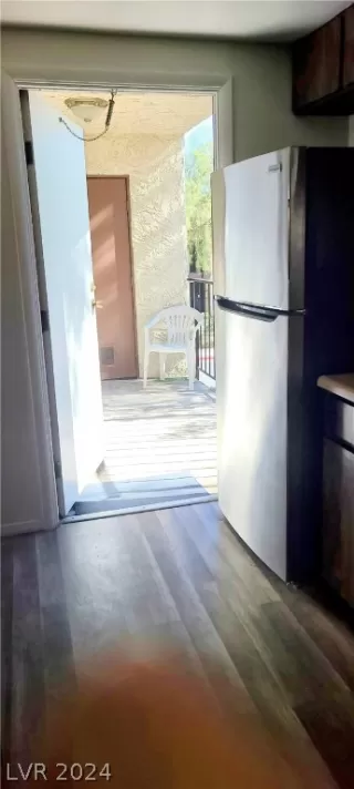 Photo #5: 2600110 Listing