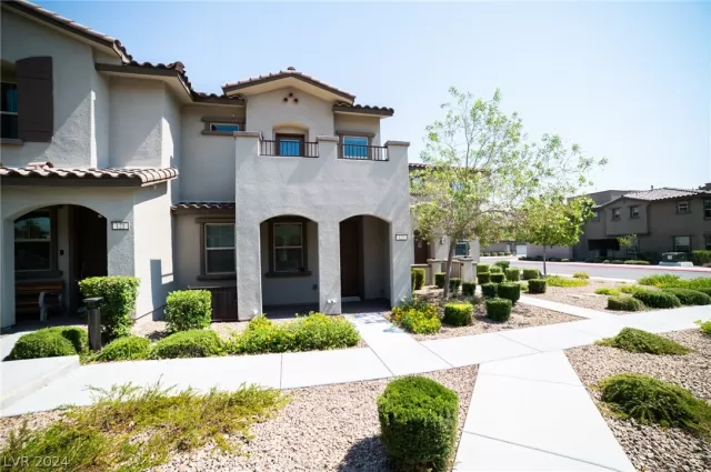 MLS: 2600122 Condo For Sale