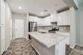 Photo #3: 2600122 Listing 