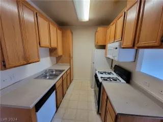 Photo #2: 2600144 Listing 