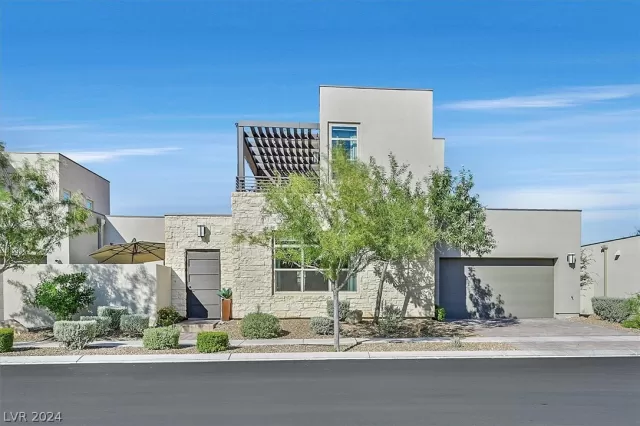 MLS: 2600171 Condo For Sale