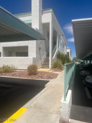 Photo #1: 2600176 Listing 