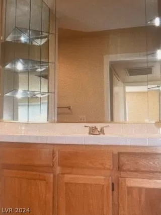 Photo #2: 2600176 Listing 