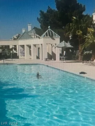 Photo #6: 2600176 Listing 