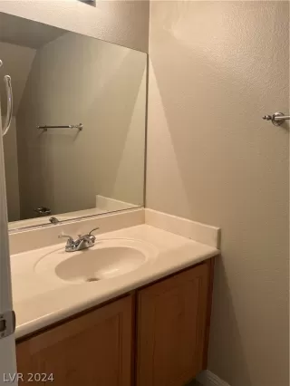 Photo #6: 2600210 Listing 
