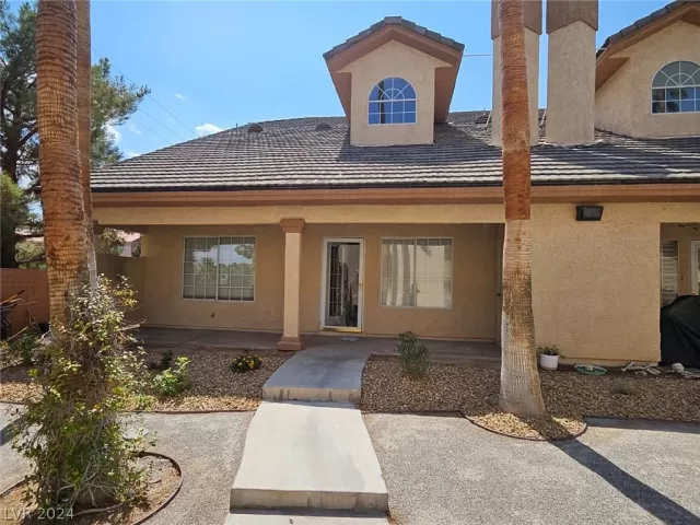 MLS: 2600212 Condo For Sale