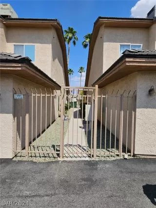 Photo #3: 2600212 Listing 