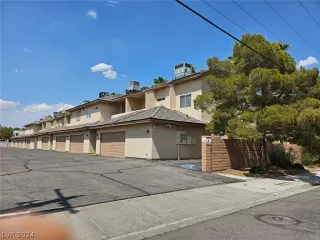 Photo #4: 2600212 Listing 