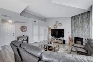 Photo #6: 2600239 Listing